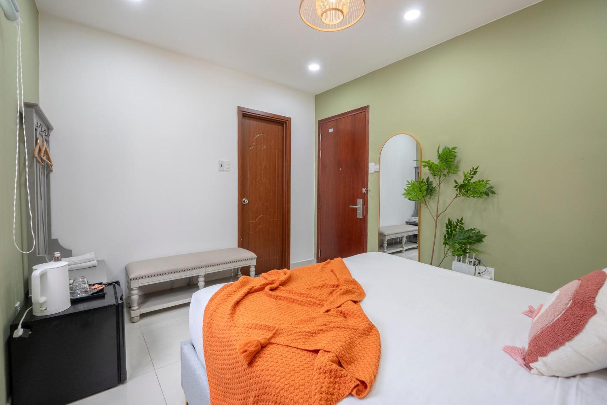 Amila Nguyen Hue Hotel By Sazi Хошимин Экстерьер фото
