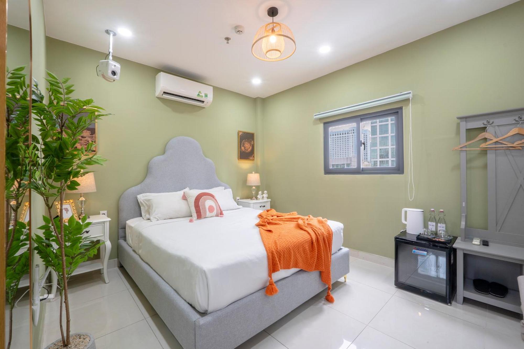 Amila Nguyen Hue Hotel By Sazi Хошимин Экстерьер фото