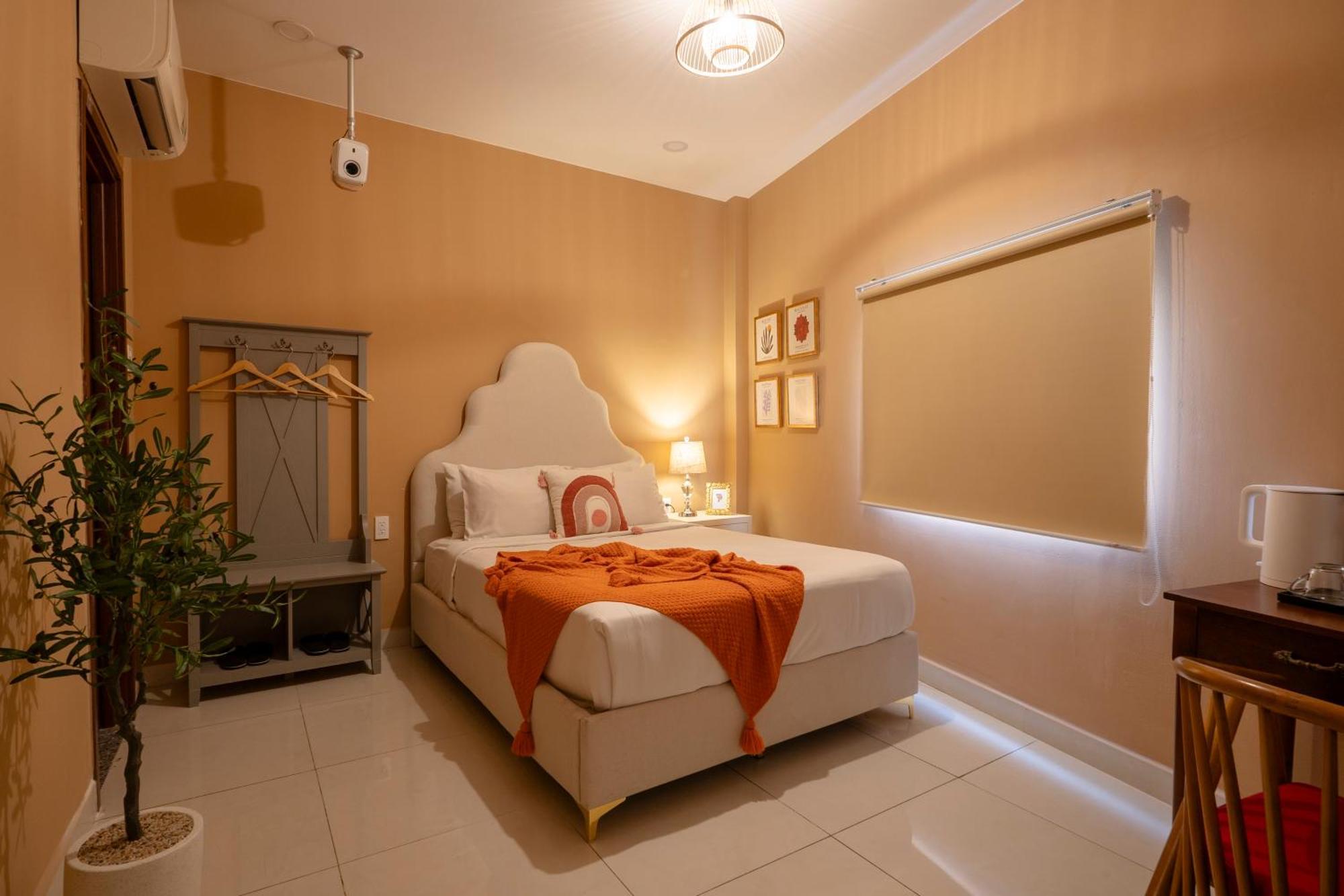 Amila Nguyen Hue Hotel By Sazi Хошимин Экстерьер фото